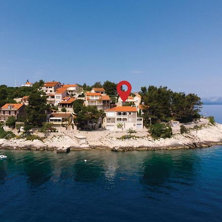 Cozy Apartment In Prigradica With House Sea View Zewnętrze zdjęcie