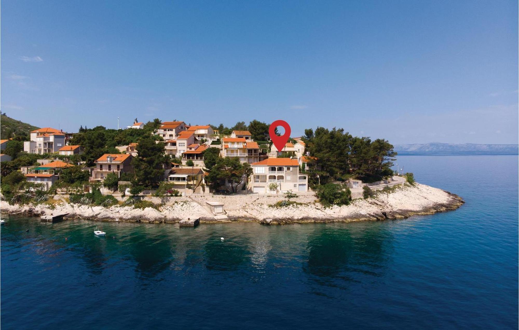 Cozy Apartment In Prigradica With House Sea View Zewnętrze zdjęcie